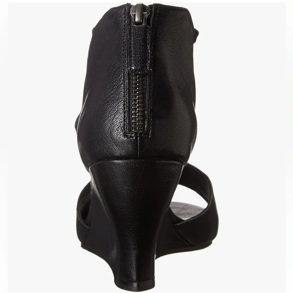 Eileen Fisher Corona Mid-Wedge Black LeatherSandals Size 6.5 NWOT